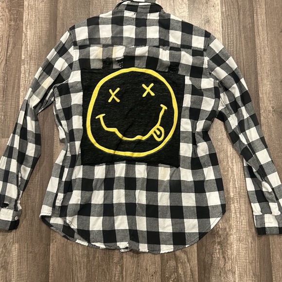 DO+BE Distressed Plaid Nirvana Flannel - Picture 4 of 6